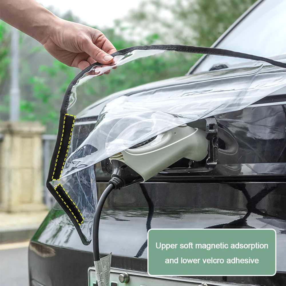 Xe điện VinFast để ngoài mưa có sao không? Đánh Giá Toàn Diện 2025 6 Protective transparent cover with magnetic and velcro fastening for electric car charging port to prevent rain damage.