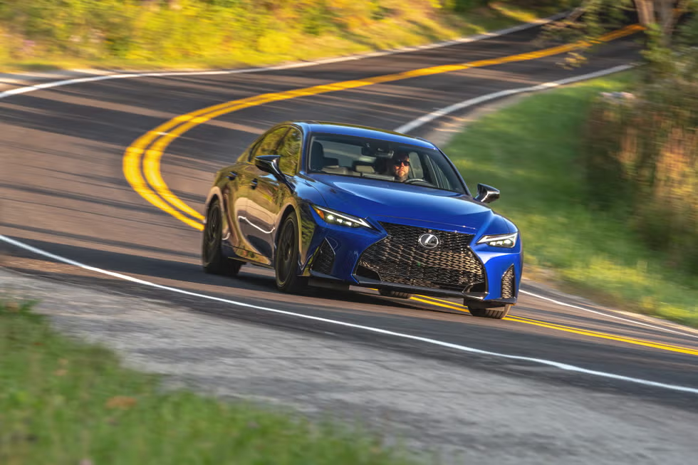 Giá xe Lexus IS 2021 mới nhất 2 image 873