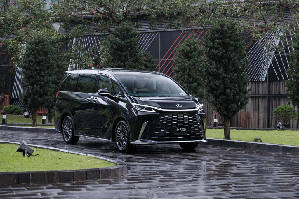 Giá xe Lexus LM 2024 mới nhất 3 image 938