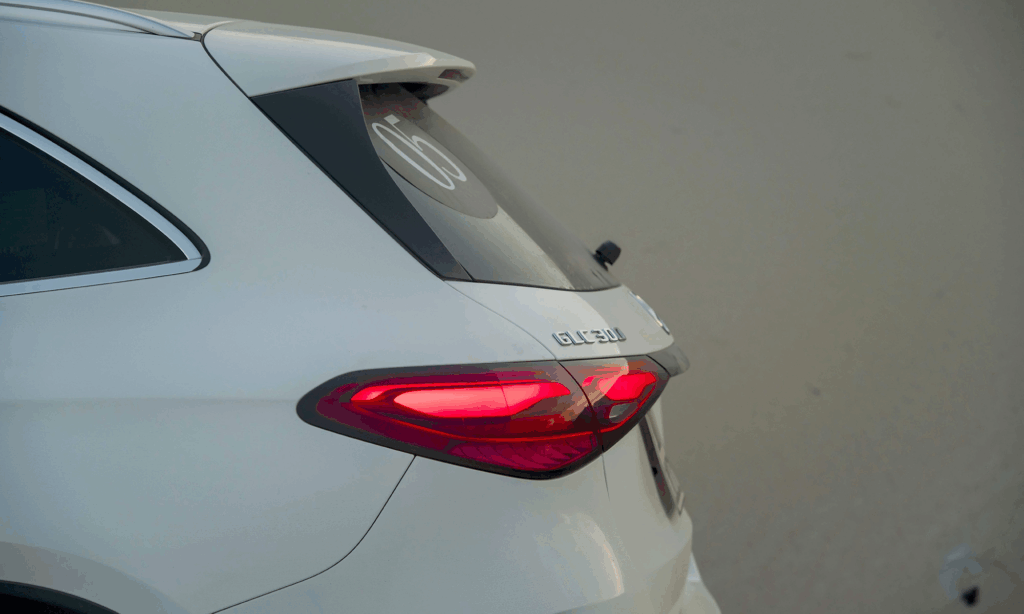 Giá xe Mercedes GLC 2023 mới nhất 8 image 988