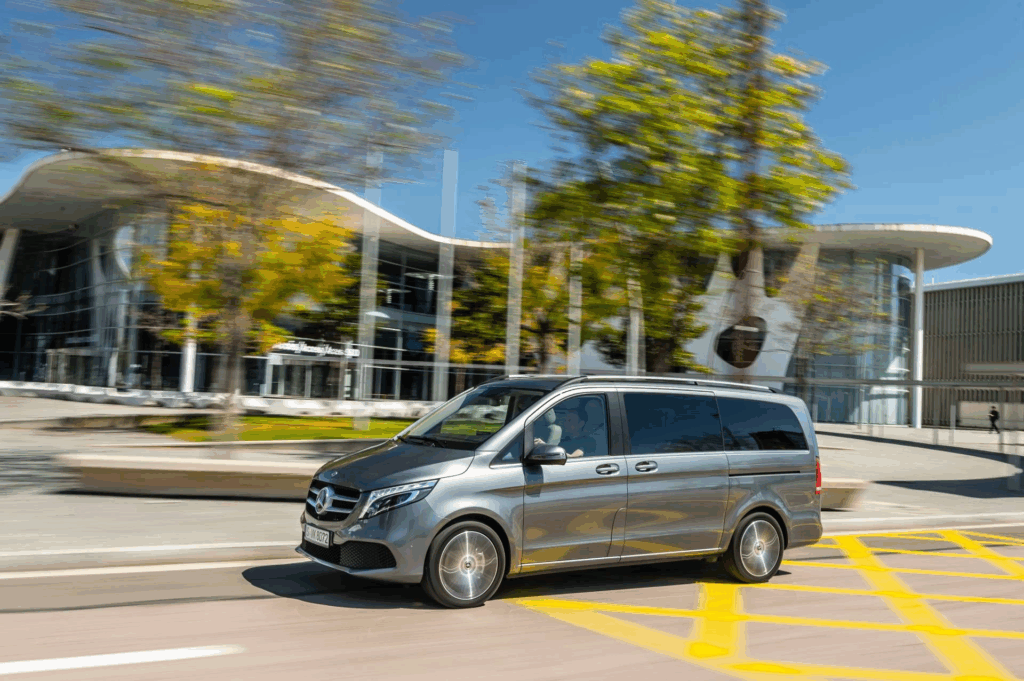 Giá xe Mercedes-Benz V-Class 2021 mới nhất 2 image 999