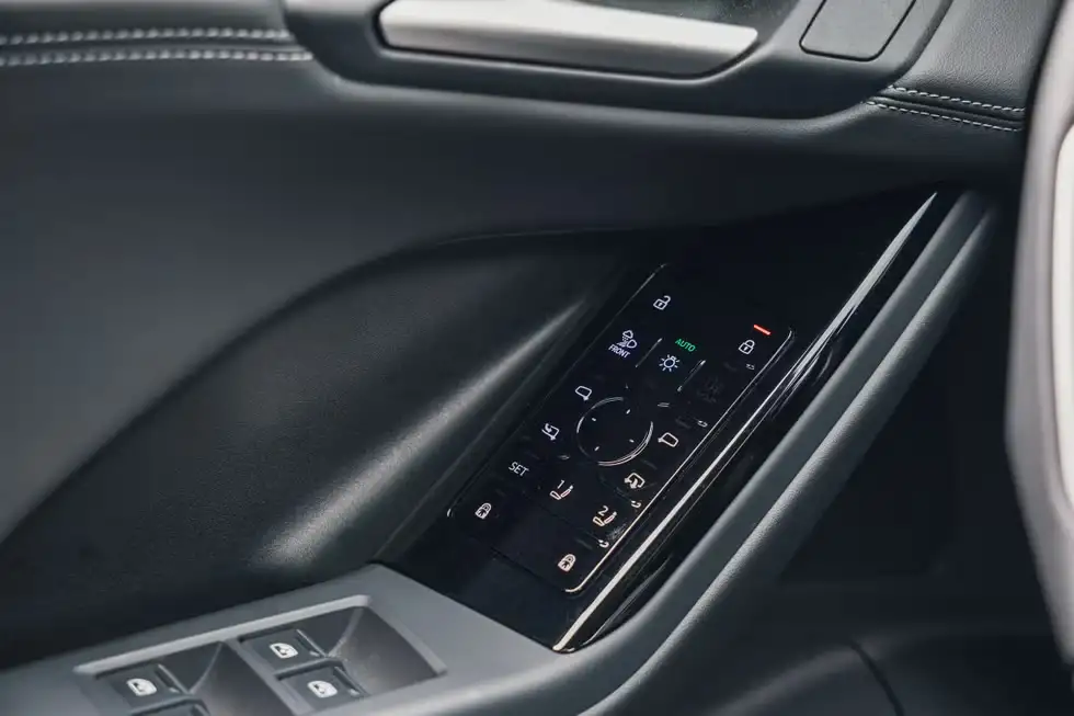 Giá xe Audi Q6 e-tron 2025 mới nhất 10 tinxemoi com 102