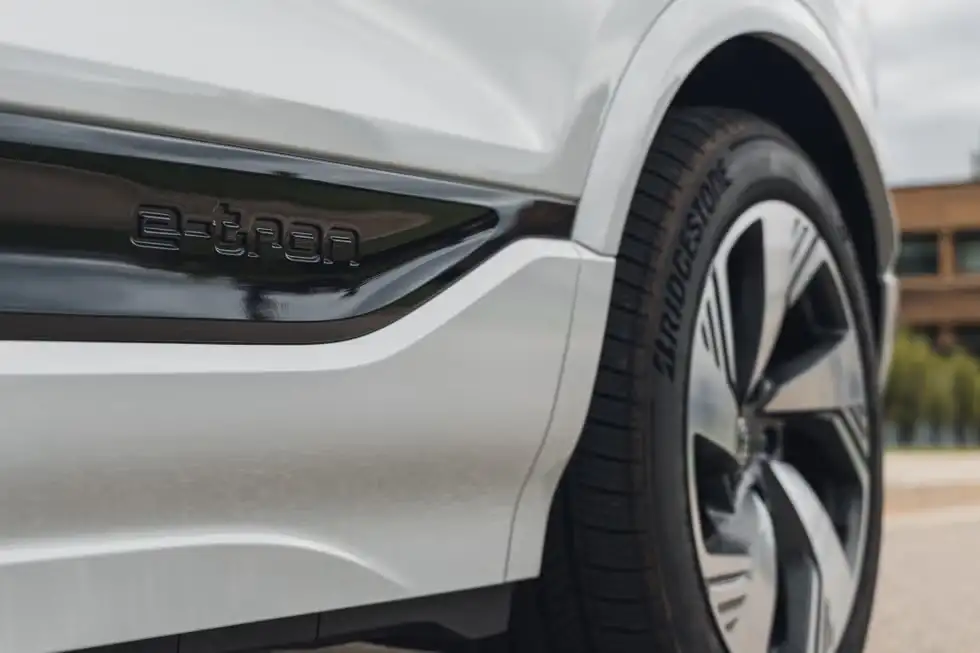Giá xe Audi Q6 e-tron 2025 mới nhất 13 tinxemoi com 105