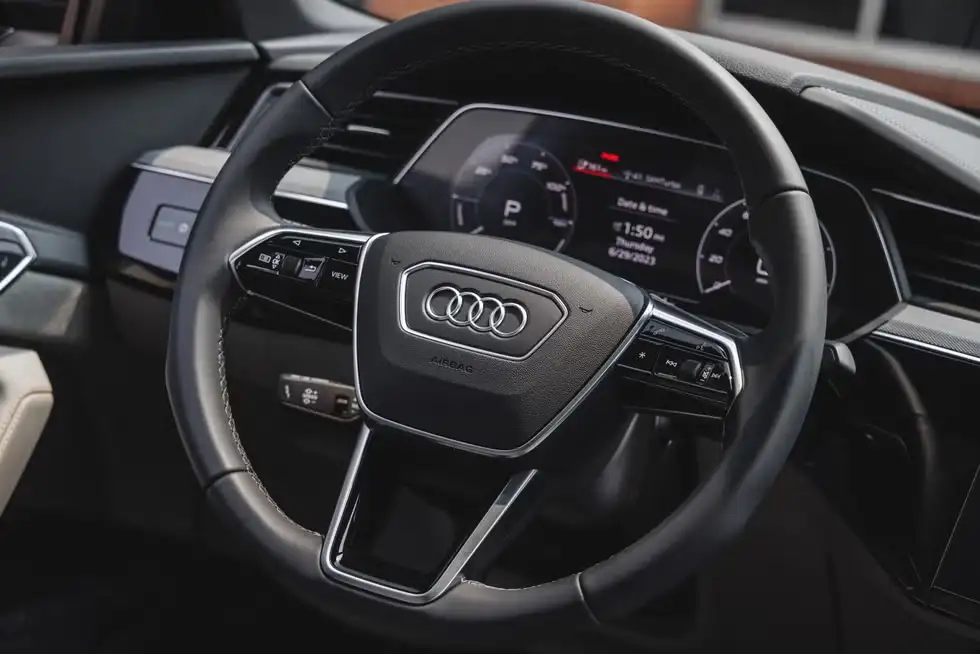 Giá xe Audi Q8 e-tron 2024 mới nhất 7 tinxemoi com 339