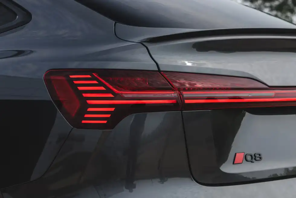 Giá xe Audi Q8 e-tron 2024 mới nhất 9 tinxemoi com 341
