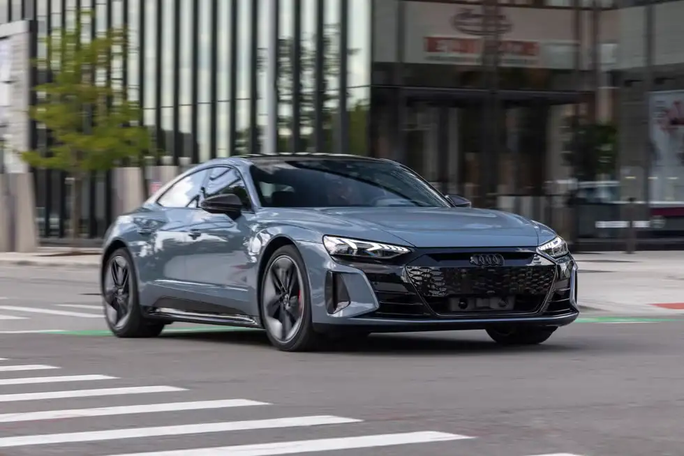 Giá xe Audi e-tron GT 2022 mới nhất 2 tinxemoi com 348