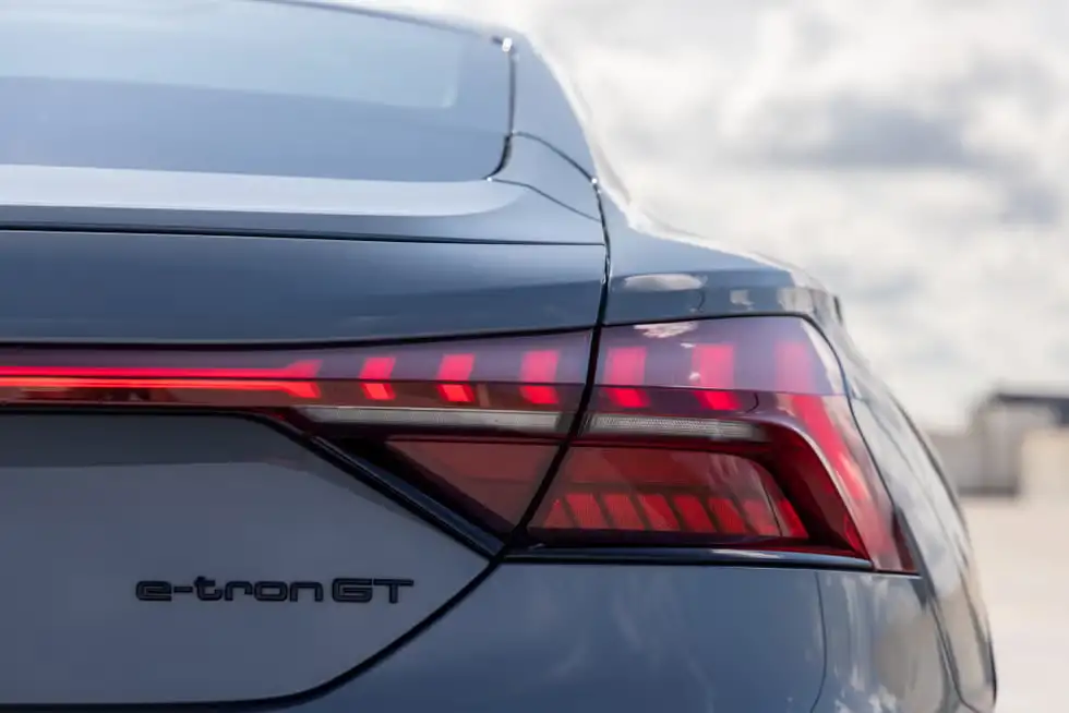 Giá xe Audi e-tron GT 2022 mới nhất 14 tinxemoi com 360