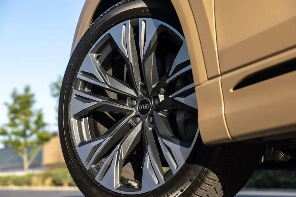 Giá xe Audi Q8 2024 mới nhất 14 tinxemoi com 391