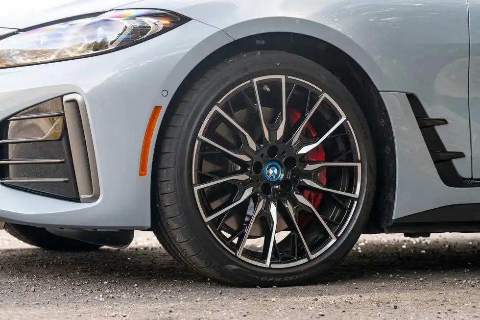 Giá xe BMW i4 2023 mới nhất 3 tinxemoi com 4 20250716 152703