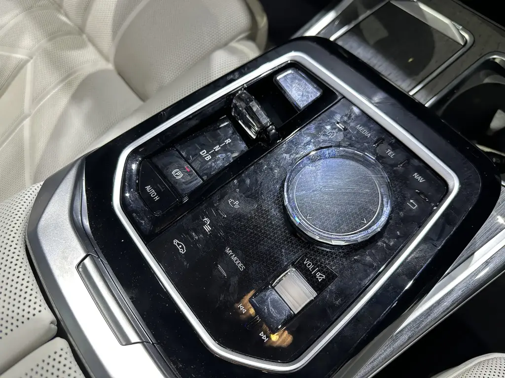 Giá xe BMW i7 2023 mới nhất 12 tinxemoi com 4 20250716 160846