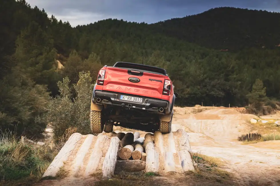 Giá xe Ford Ranger Raptor 2023 mới nhất 12 tinxemoi com 464