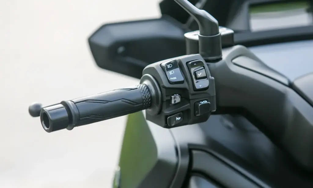 Giá xe Yamaha XMax 2025 mới nhất 5 tinxemoi com 702