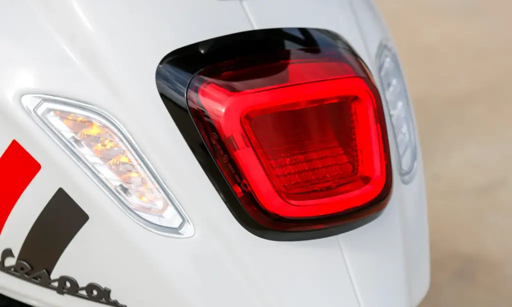 Giá xe Vespa Sprint 2025 mới nhất 8 tinxemoi com 715