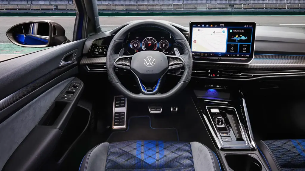 Giá xe Volkswagen Golf 2025 mới nhất 3 tinxemoi com 783