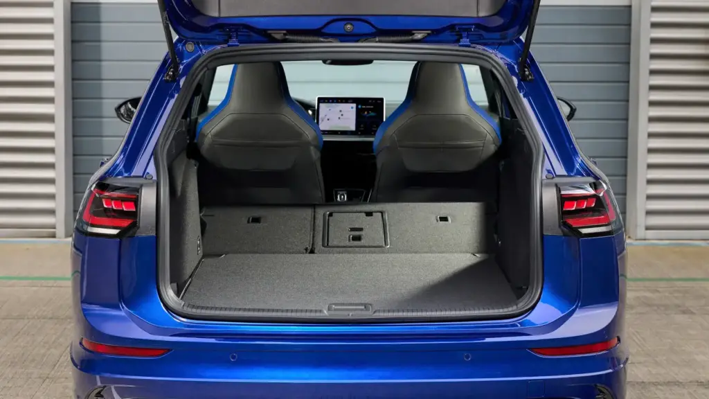 Giá xe Volkswagen Golf 2025 mới nhất 11 tinxemoi com 790