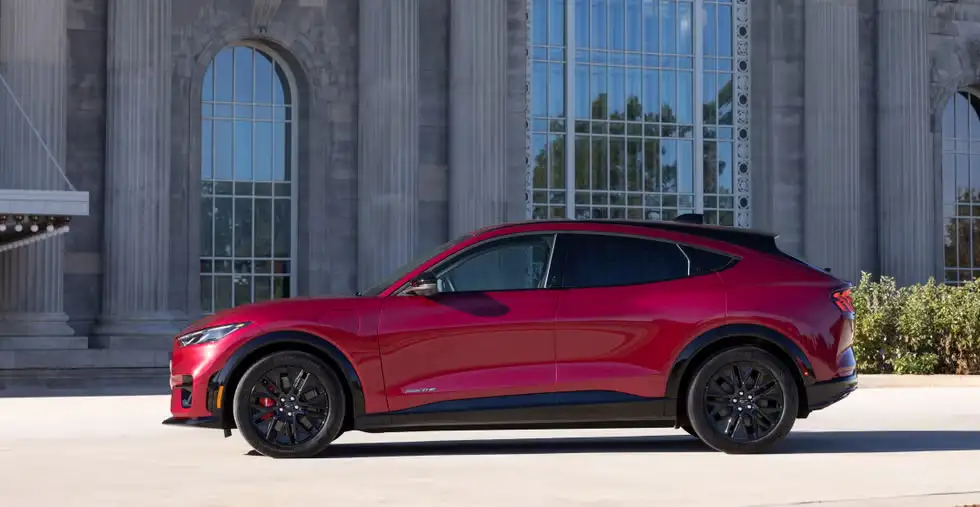 Giá xe Ford Mustang Mach-E 2025 mới nhất 3 tinxemoi com 804
