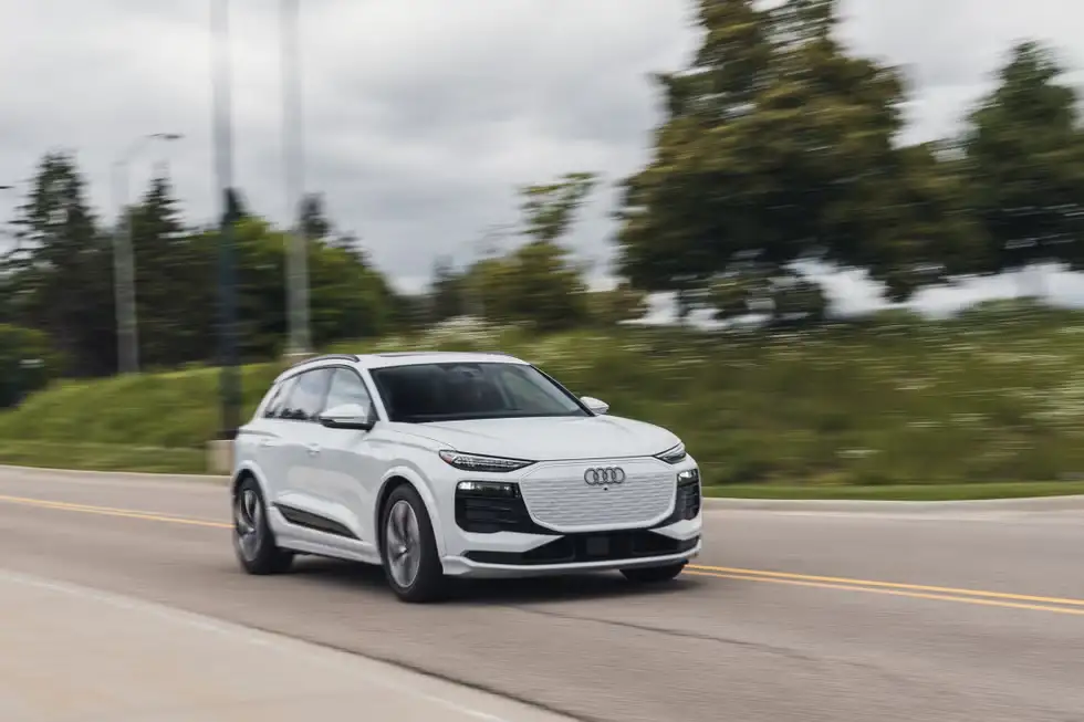 Giá xe Audi Q6 e-tron 2025 mới nhất 2 tinxemoi com 94