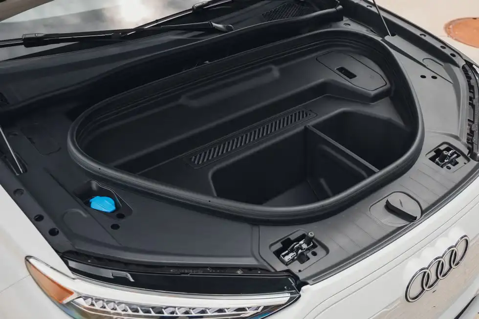 Giá xe Audi Q6 e-tron 2025 mới nhất 3 tinxemoi com 95