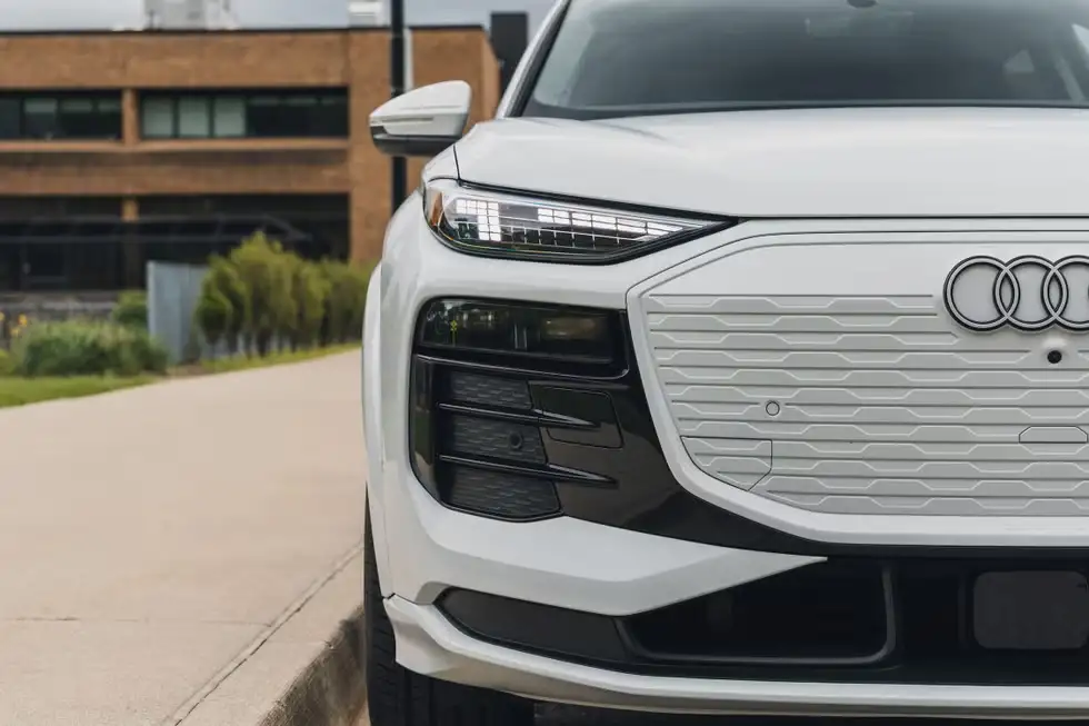 Giá xe Audi Q6 e-tron 2025 mới nhất 4 tinxemoi com 96