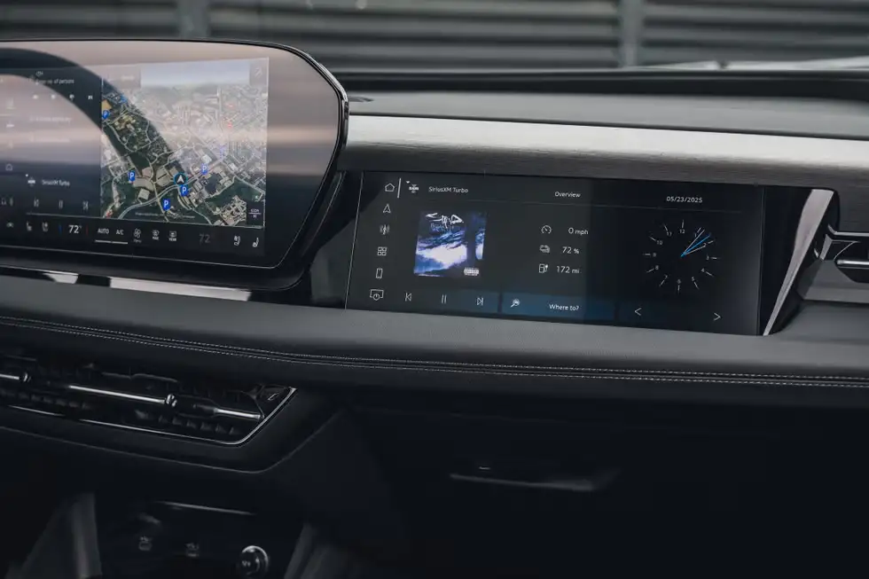 Giá xe Audi Q6 e-tron 2025 mới nhất 7 tinxemoi com 99