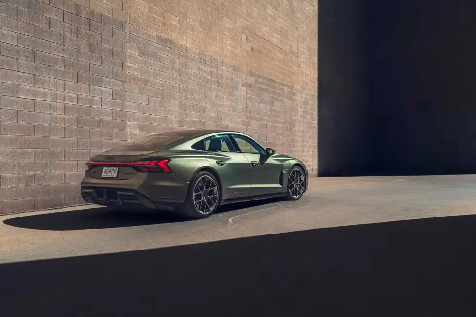 Giá xe Audi e-tron GT mới nhất 18 image 224