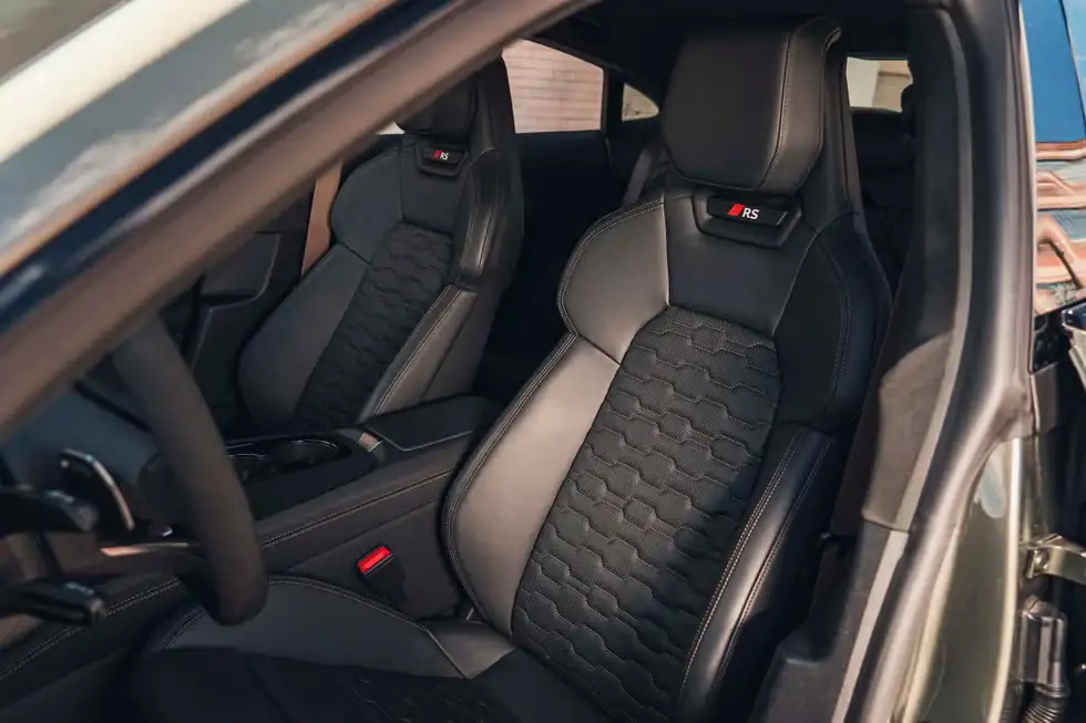 Giá xe Audi e-tron GT mới nhất 26 image 232