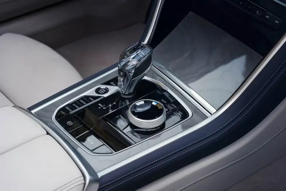 Giá xe BMW 8-Series mới nhất 18 image 26