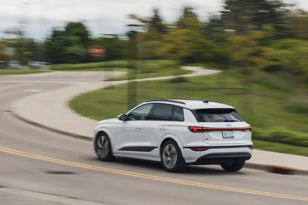 Giá xe Audi Q6 e-tron mới nhất 18 image 261