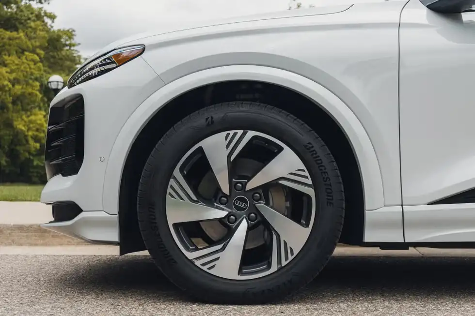 Giá xe Audi Q6 e-tron mới nhất 20 image 263