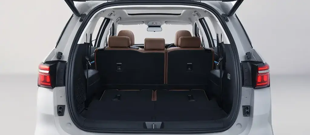 Giá xe BYD M6 mới nhất 21 image 365