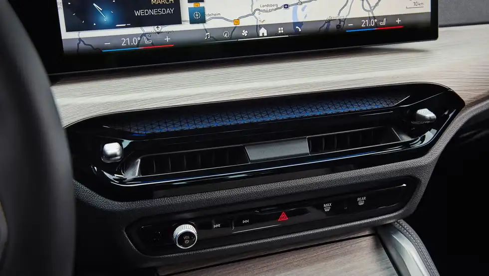 Giá xe BMW i4 mới nhất 24 image 41