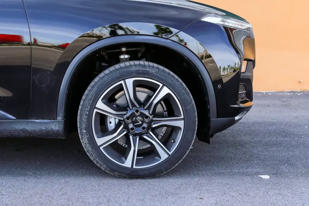 Giá xe VinFast Lux SA2.0 mới nhất 16 image 561