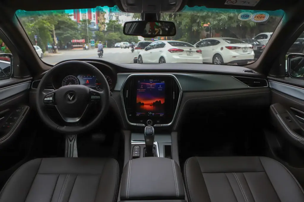 Giá xe VinFast Lux A2.0 mới nhất 17 image 582