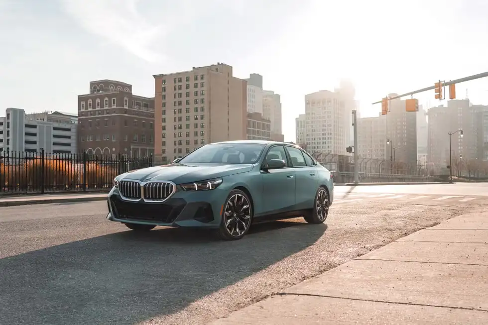 Giá xe BMW 5-Series mới nhất 14 image 59