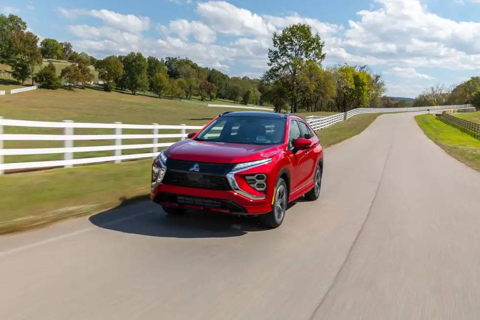 Giá xe Mitsubishi Eclipse Cross mới nhất 14 image 657