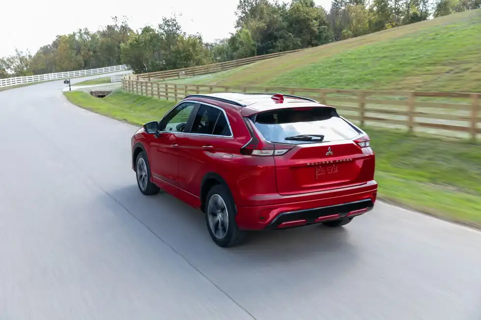 Giá xe Mitsubishi Eclipse Cross mới nhất 15 image 658