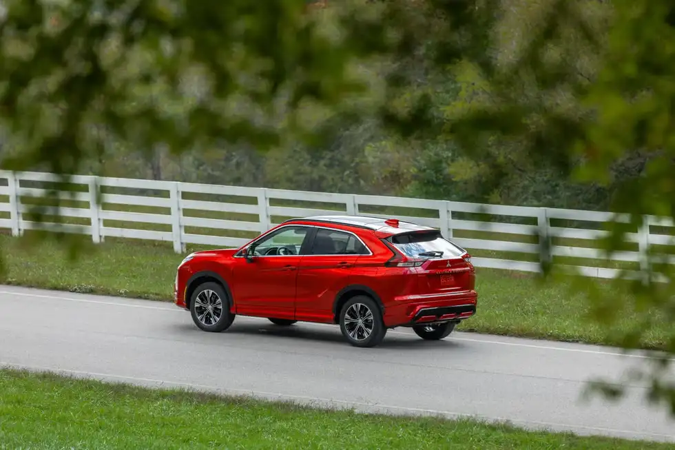 Giá xe Mitsubishi Eclipse Cross mới nhất 16 image 659