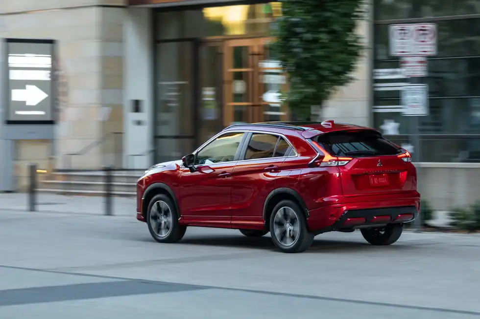 Giá xe Mitsubishi Eclipse Cross mới nhất 17 image 660