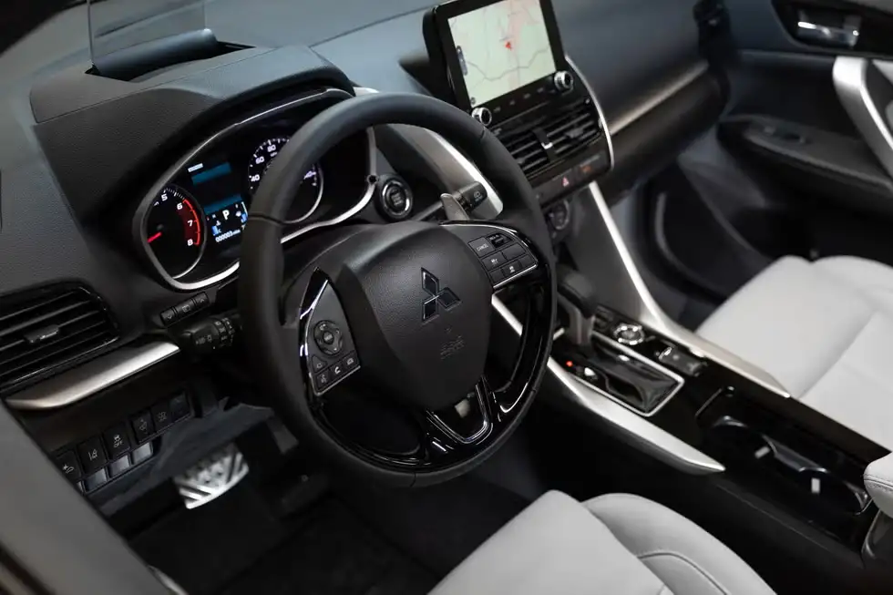 Giá xe Mitsubishi Eclipse Cross mới nhất 18 image 661