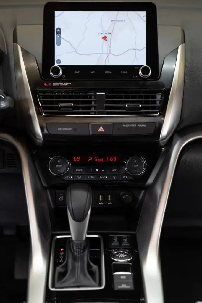 Giá xe Mitsubishi Eclipse Cross mới nhất 19 image 662